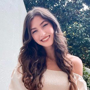 Meet your Posher, Madeline